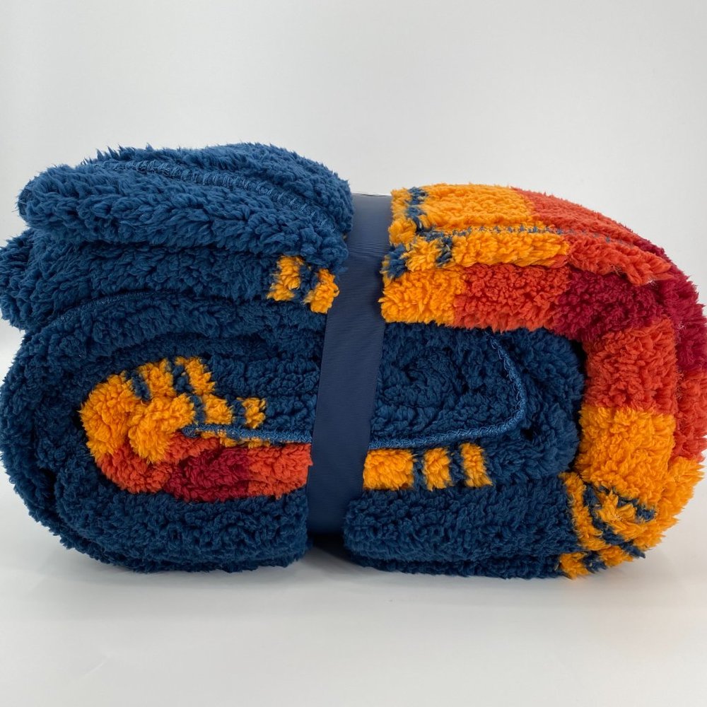 Pendleton Sherpa Fleece Queen Blanket Grand Canyon - Picture 6 of 8